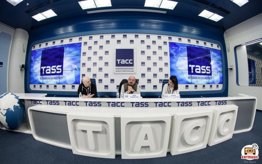 Иэн Андерсон (Ian Anderson, Jethro Tull) дал пресс-конференцию в Москве (ТАСС 27-04-2018): интервью, фото Георгий Сухов