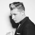 Певец Джон Ньюмен разделит сцену с Ланой Дель Рей во второй день фестиваля Park Live. Джон Ньюмен