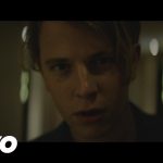 Клип Tom Odell — Wrong Crowd
