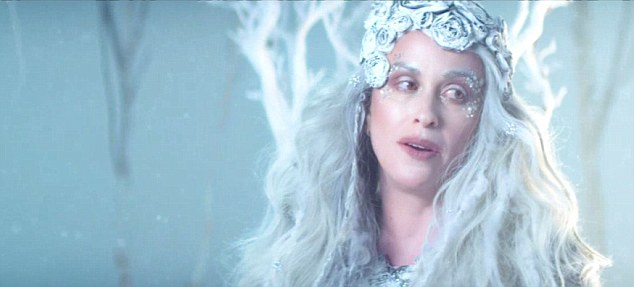 Клип Souleye feat Alanis Morissette – Snow Angel