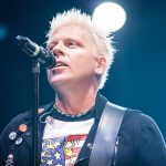 Лидер группы The Offspring Декстер Холланд стал кандидатом наук Лидер группы The Offspring Декстер Холланд стал кандидатом наук