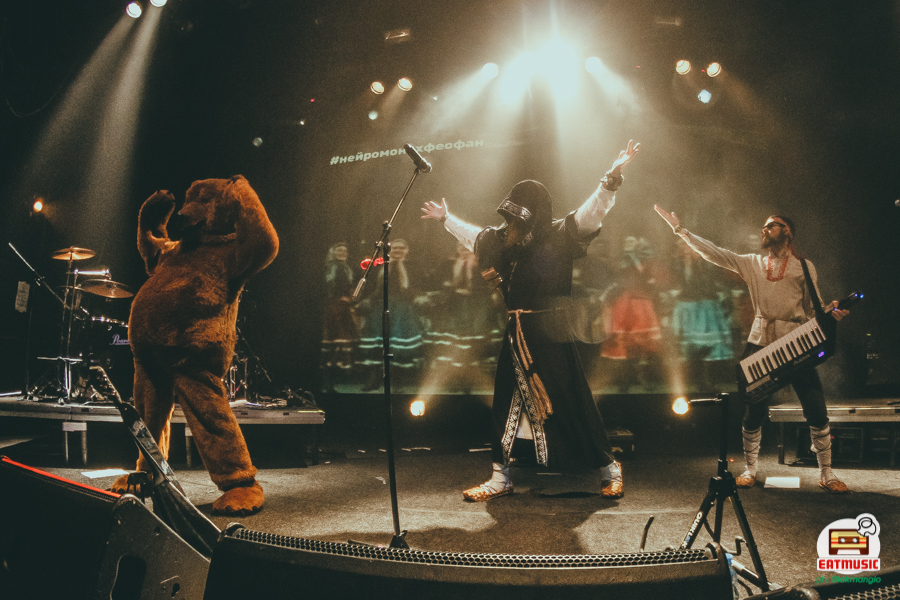 Нейромонах Феофан в Yotaspace 20.05.2017: репортаж, фото Иван Ситнянский