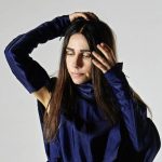 новые песни PJ Harvey «A Dog Called Money» и «I'll Be Waiting»