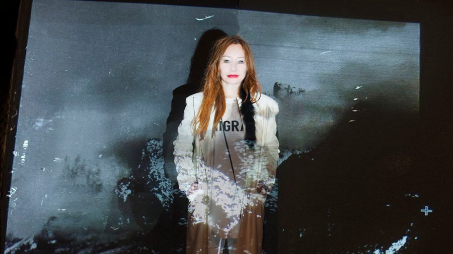 фНовый сингл Tori Amos - Cloud Riders: альбом Native Invader