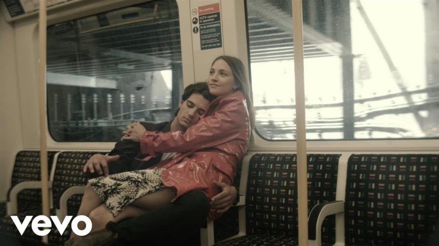 Клип Wolf Alice - Don't Delete the Kisses