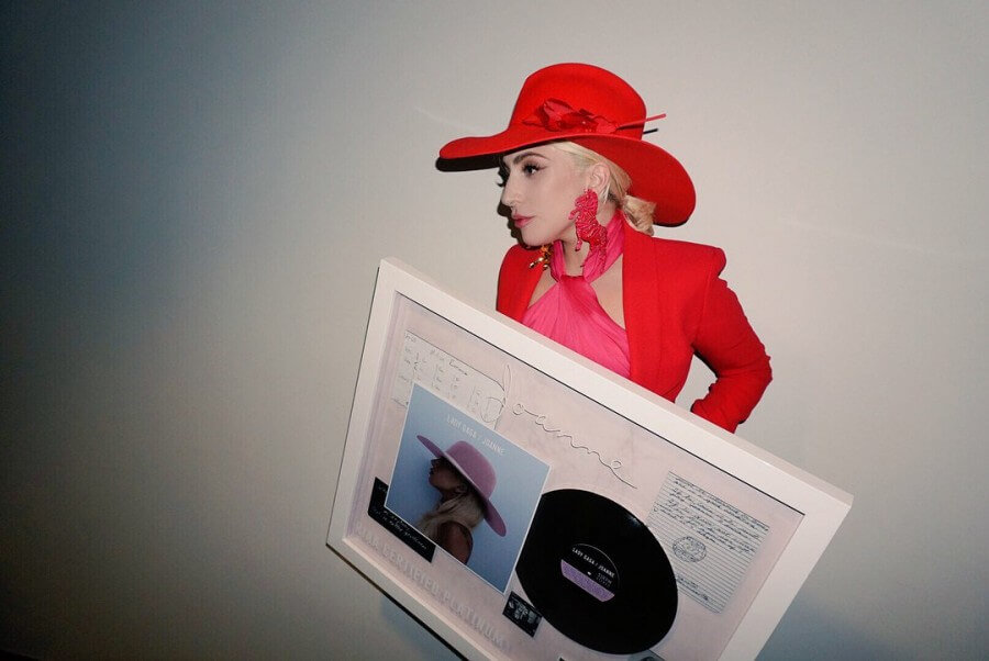 Альбом Леди Гага Joanne