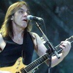 Умер Малькольм Янг, ритм-гитарист и основатель AC/DC