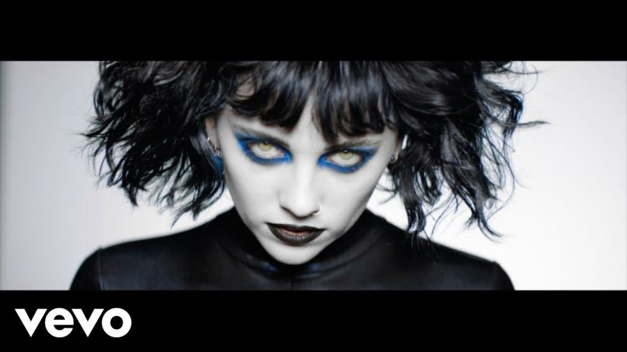 Клип Pale Waves - Heavenly