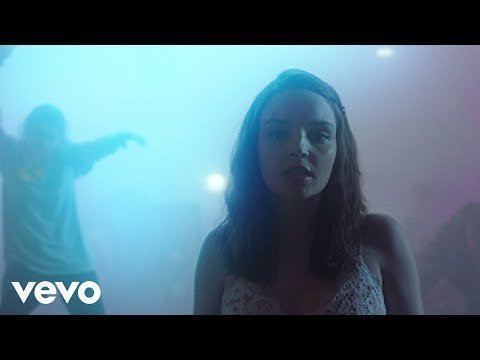Клип CHVRCHES - Miracle