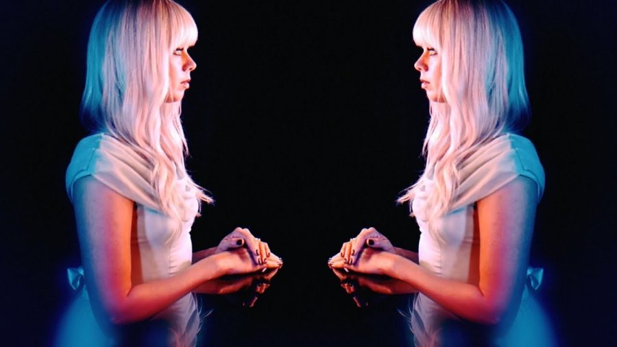 Клип Chromatics – Blue Girl
