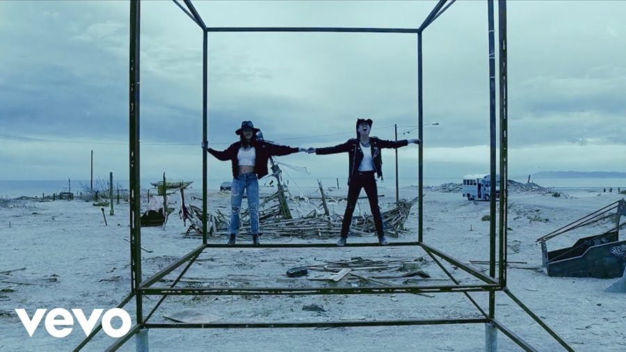 Клип Noel Gallagher’s High Flying Birds - If Love Is The Law