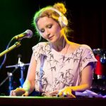 Две песни Монеточки попали в ТОП-10 Яндекс.Музыки монеточка певица