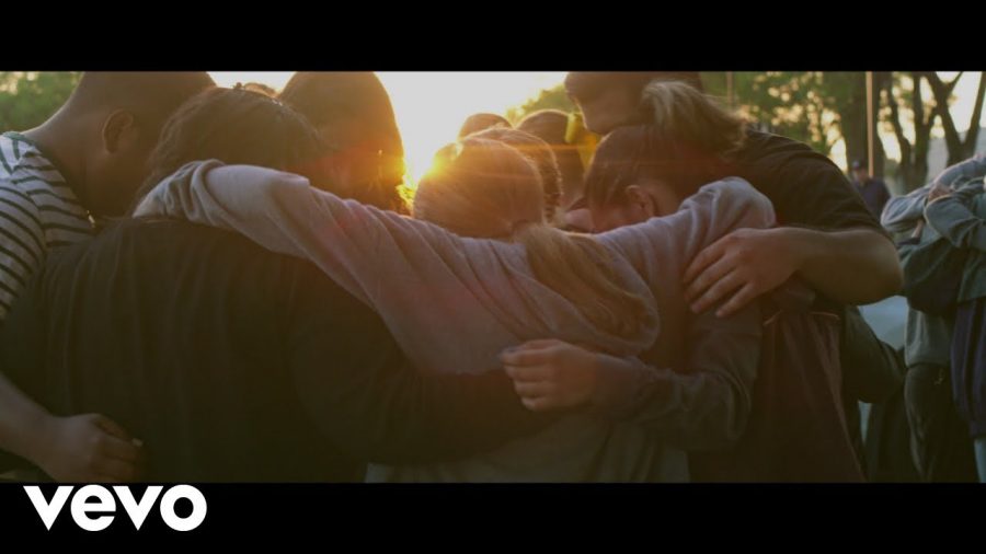 Клип The Black Eyed Peas - BIG LOVE