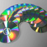 Продажи CD-дисков стремительно падают Продажи CD-дисков стремительно падают