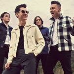 Arctic Monkeys выпустили документальный фильм Warp Speed Chic и анонсировали новый сингл