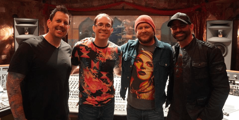 Группа Grey Daze почтит память Честера Бенингтона вместе с его сыном