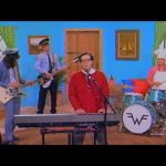 Клип Weezer - High As A Kite