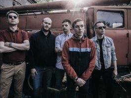 слушать Сингл BRANDENBURG — The broken things