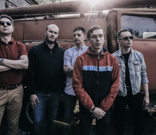 слушать Сингл BRANDENBURG — The broken things