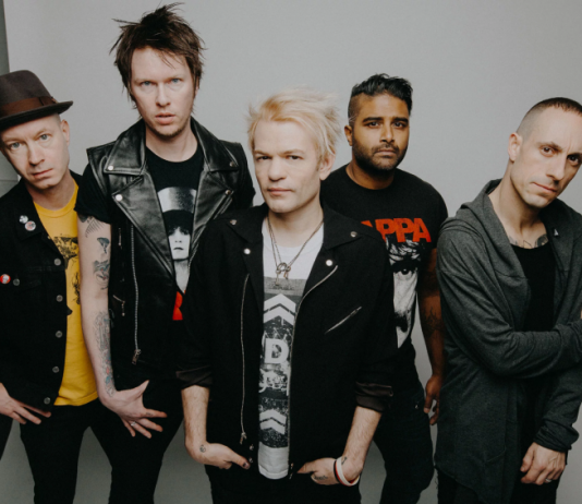 слушать Альбом SUM 41 — Order In Decline рецензия