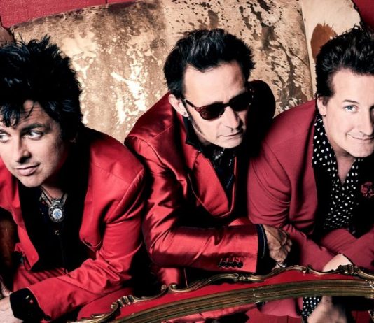 Слушать сингл Green Day — Father of All