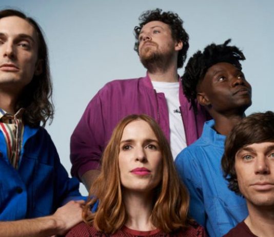 сингл Metronomy - Wedding Bells