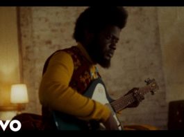 Расследование смерти известного музыканта в клипе Michael Kiwanuka - Hero