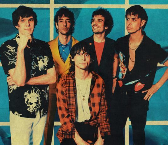 Слушать сингл The Strokes — Brooklyn Bridge To Chorus