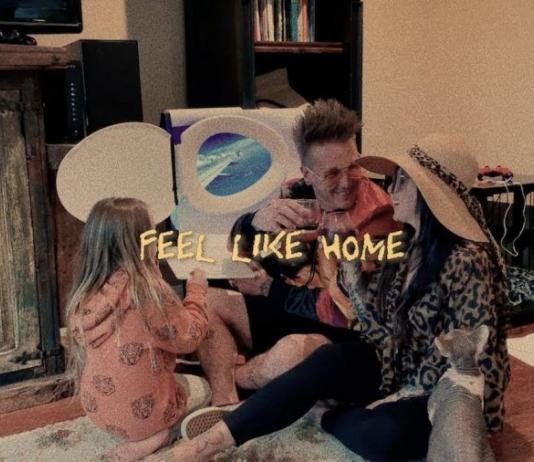 Смотреть новое видео Papa Roach - Feel Like Home