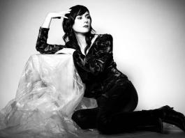 Слушать альбом Noveller — Arrow