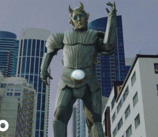 Слушать новый сингл Bring Me The Horizon и YUNGBLUD - Obey