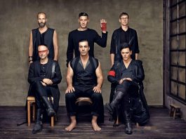 Rammstein продают свои награды