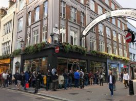 открылся официальный магазин группы Queen