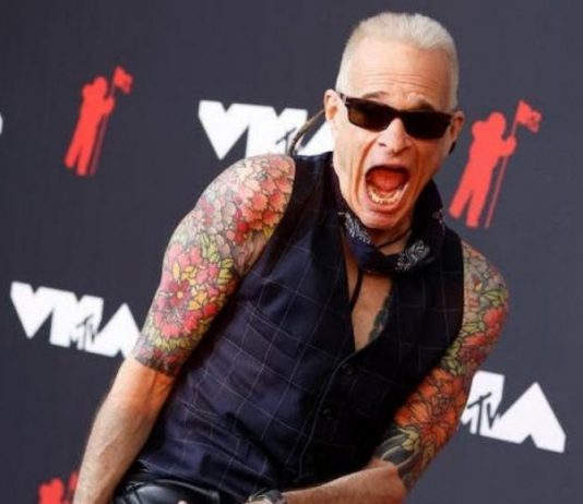 Дэвид Ли Рот завершает карьеру