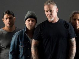 Группа Metallica помогла уличному музыканту