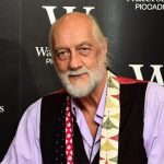 Мик Флитвуд станет продюсером сериала о музыканте