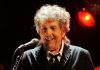 Боб Дилан выпускает новую книгу