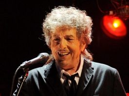 Боб Дилан выпускает новую книгу