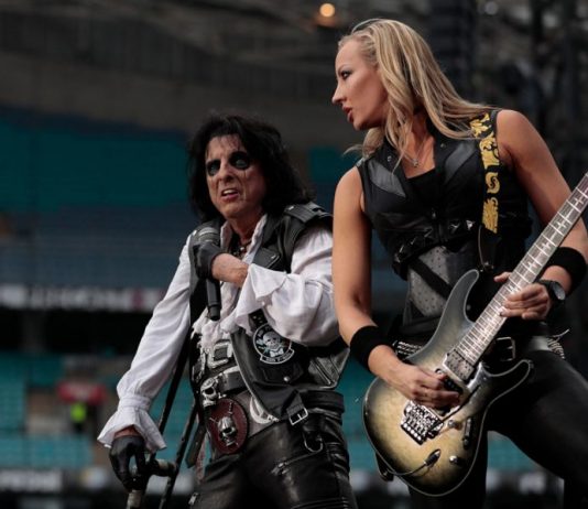 Нита Страусс записывает второй альбом