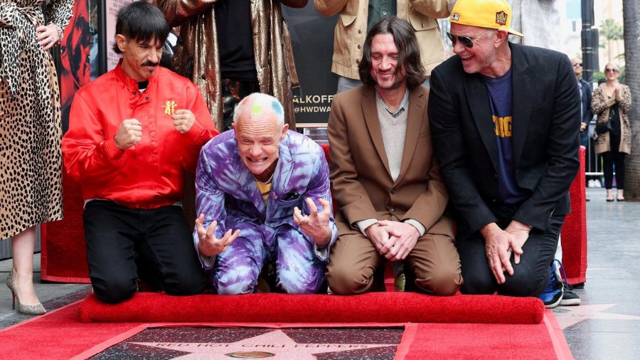 звезду на голливудской Аллее Славы получили Red Hot Chili Peppers