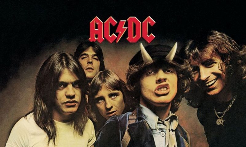 творчество AC/DC помогает хирургам
